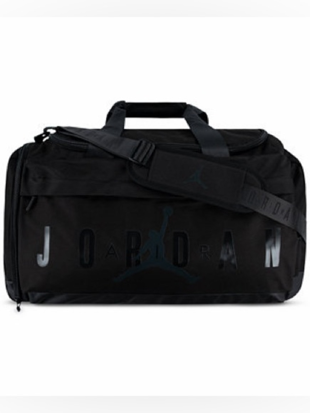 🏷️ NWT Jordan Medium Logo Duffel Bag, Black/Black